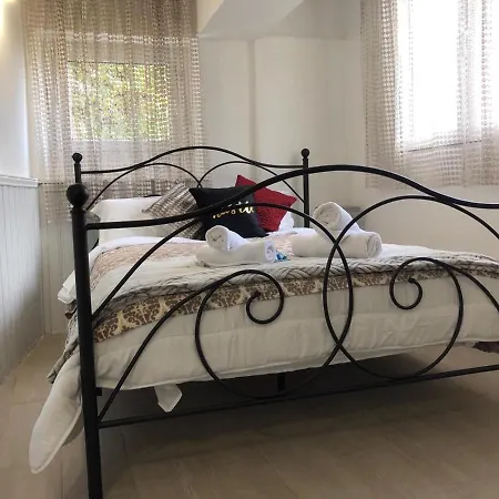 Katsikantaris Homes パ フォス